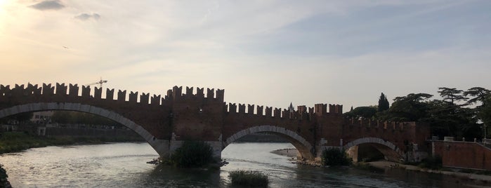 Ponte Scaligero is one of Posti che sono piaciuti a Akhnaton Ihara.