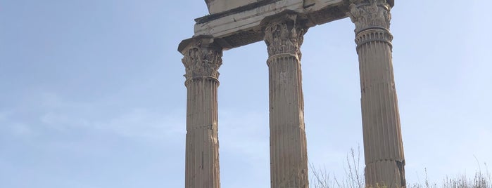 Roma Forumu is one of Akhnaton Ihara'nın Beğendiği Mekanlar.