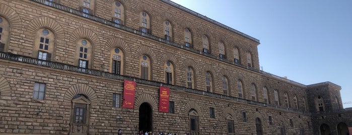Palazzo Pitti is one of Tempat yang Disukai Akhnaton Ihara.