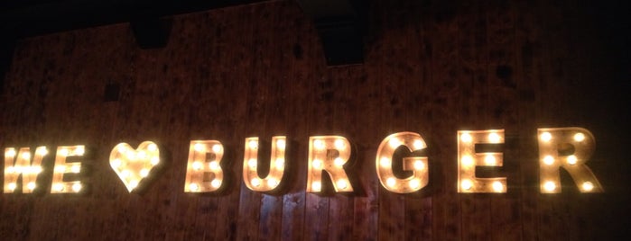 Big Al's Burger Bar is one of Orte, die Jaana gefallen.