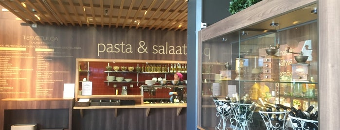 Sokos pasta & salaatti is one of Tempat yang Disukai Jaana.