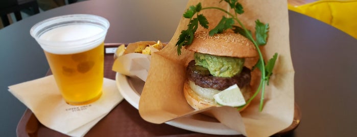 自由が丘バーガー is one of Burger Joints at East Japan1.