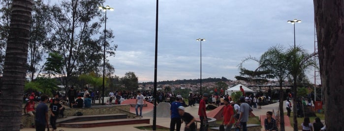 Pista Skate Zona Sul is one of Igreja De Poços.