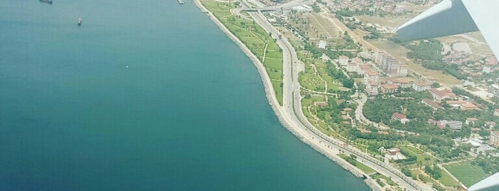 Flughafen Istanbul-Sabiha Gökçen (SAW) is one of Orte, die Tuğba gefallen.