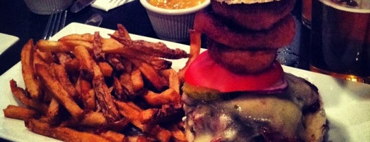 RARE Burger Bar is one of Burgers (PVD).