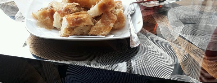 Öz Lezzet börek is one of Suzi-----'in Kaydettiği Mekanlar.