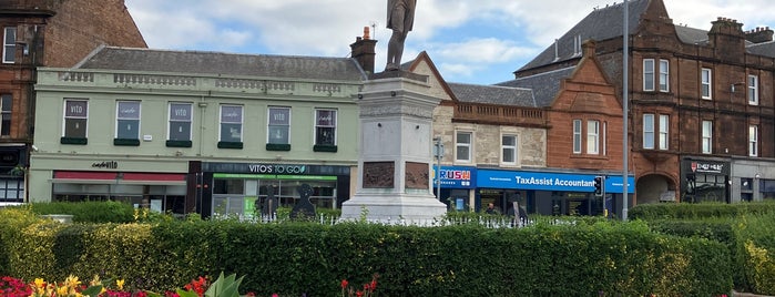 Burns Statue Sq is one of Scotland.