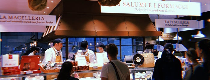 Eataly is one of New Places London.