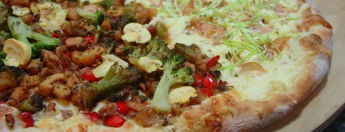 Due Pizza is one of Comida boa!.