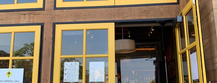 California Pizza Kitchen is one of The 15 Best Places with Good Service in Irvine.
