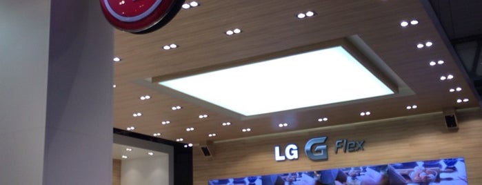 LG @mwc2014 is one of JRAさんのお気に入りスポット.