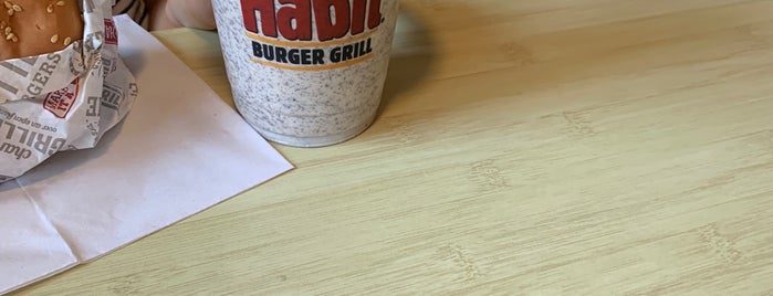 The Habit Burger Grill is one of Tempat yang Disukai chris.