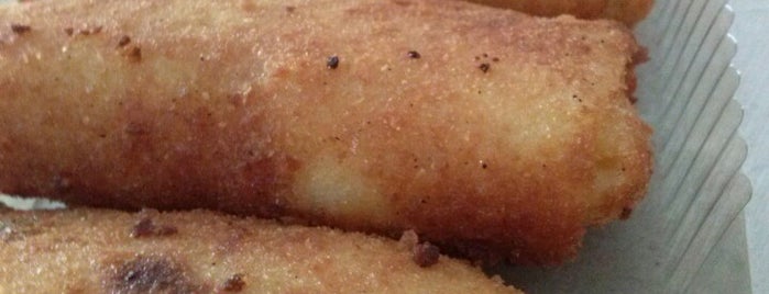 Risoles Mayonaise Nirwana is one of Rianaさんのお気に入りスポット.
