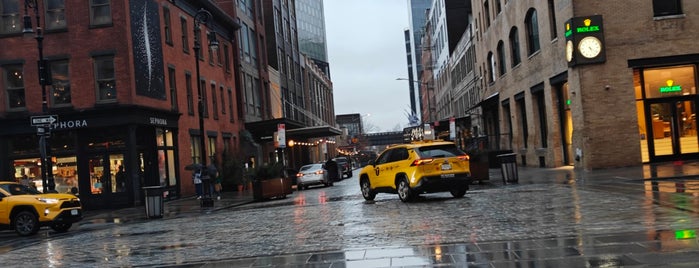 Meatpacking District is one of Lista.