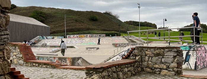 Skatepark Cimadevilla is one of Skate Spots Gijon.