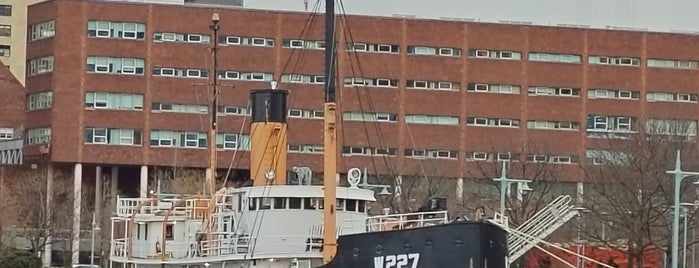 Lighthouse Tender LILAC is one of Hudson River Tour.