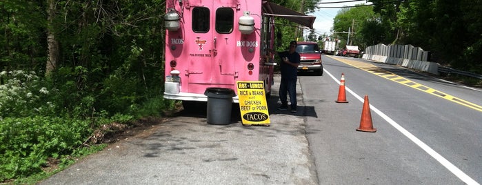 Pink Panther Truck is one of Tempat yang Disukai Josue.