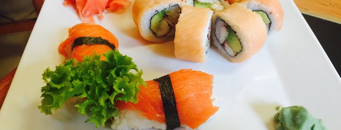 Okasama Sushi is one of Locais curtidos por Constanza.