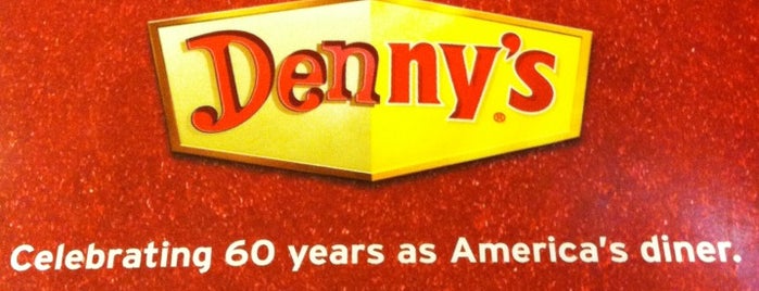 Denny's is one of Tinaさんのお気に入りスポット.