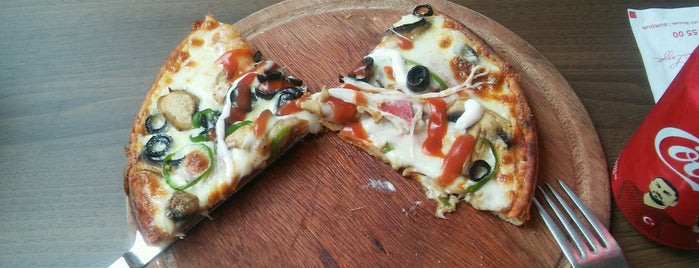 Paşa Pizza is one of Görmek ve denemek.