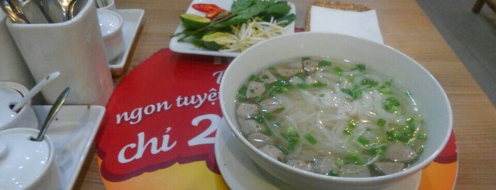 Phở 24 is one of Claudio's Saved Places.