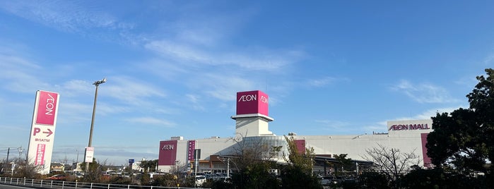 AEON Mall is one of 四日市に住んでた時に行ってた店.