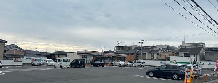 セブンイレブン 桜井粟殿店 is one of コンビニ.
