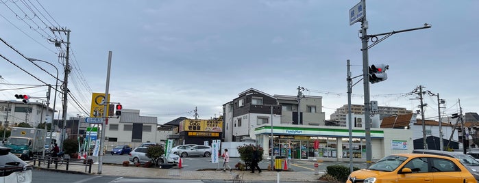 ファミリーマート 錦橋店 is one of 兵庫県尼崎市のコンビニエンスストア.