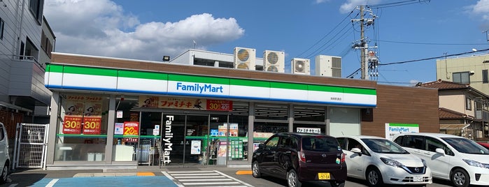 FamilyMart is one of コンビニ.