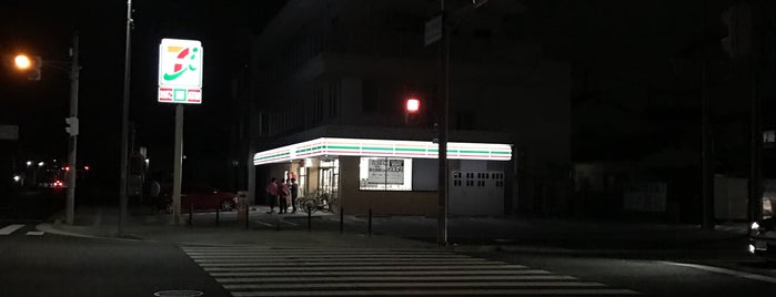 7-Eleven is one of Orte, die Shigeo gefallen.