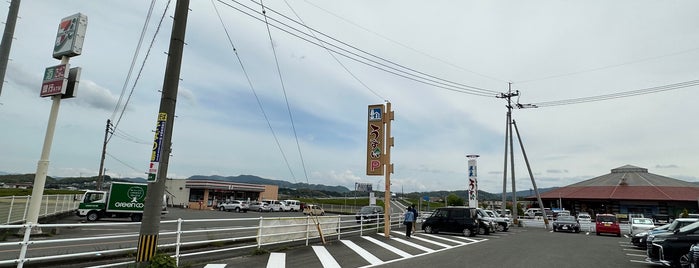 セブンイレブン 碓井町役場前店 is one of コンビニ.