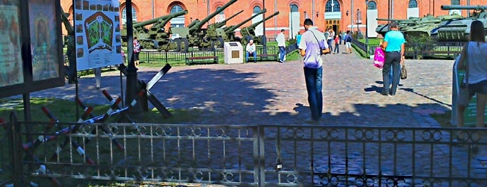 Музей артиллерии, инженерных войск и войск связи is one of ToonC : понравившиеся места.
