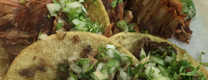 Metro Balderas Taqueria is one of Lugares favoritos de William.