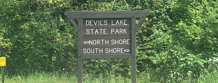 Devil's Lake West Bluff is one of Dave'nin Beğendiği Mekanlar.