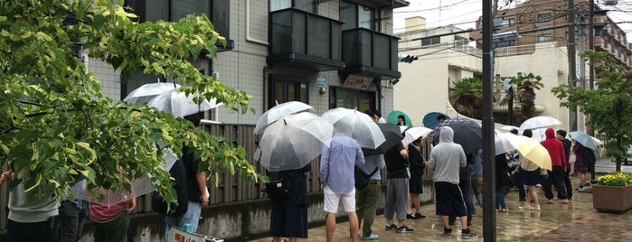 たいやき本舗 藤家 泉店 is one of ラーメン二郎本家と愉快なインスパイアたち(東日本).