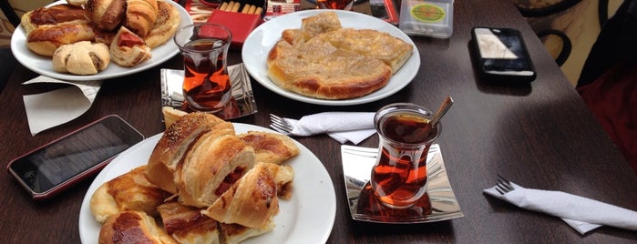Nehir Pastanesi is one of Posti che sono piaciuti a Aydın.