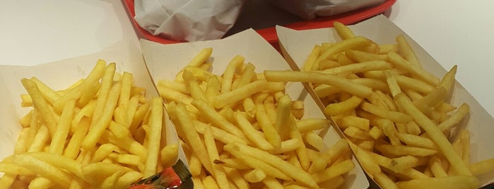 Mamy's Burger Sepeti is one of Gittiğim Önemli Yerler.