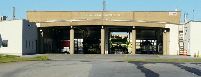 Atlanta Fire Station 35 is one of สถานที่ที่ Chester ถูกใจ.