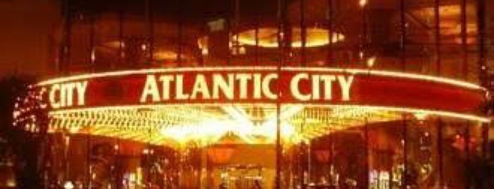 Casino Atlantic City is one of Locais curtidos por Emilio.