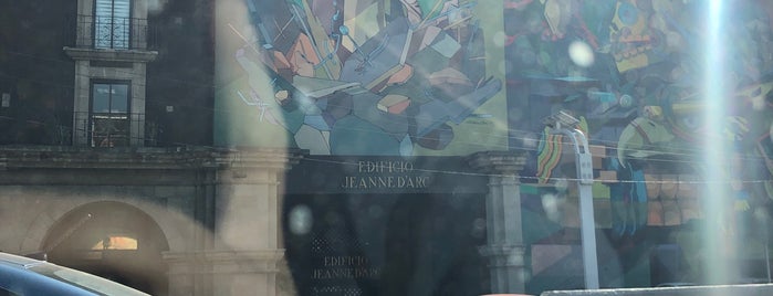 Edificio Jeanne D'Arc is one of สถานที่ที่ Wong ถูกใจ.