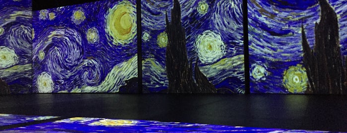 Van Gogh Alive Exhibition is one of Closed VII.