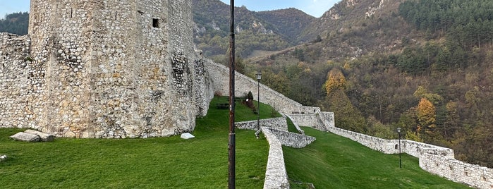 Travnik Kale is one of Gidilip görülmesi gereken mekanlar.
