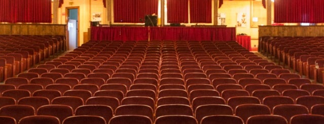 Riviera Theatre & Performing Arts Center is one of Lugares favoritos de Zachary.