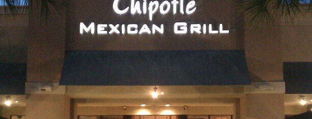 Chipotle Mexican Grill is one of สถานที่ที่บันทึกไว้ของ Lorraine.
