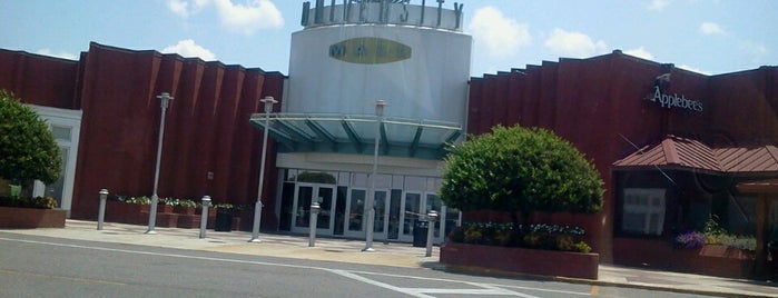 University Mall is one of Latonia’s Liked Places.