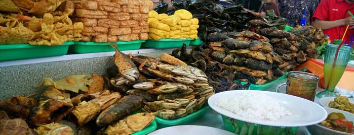 Ampera 2 tak makanan khas sunda is one of Belanja N Jajan.