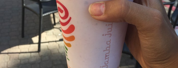 Jamba Juice is one of Lieux qui ont plu à Andrew.