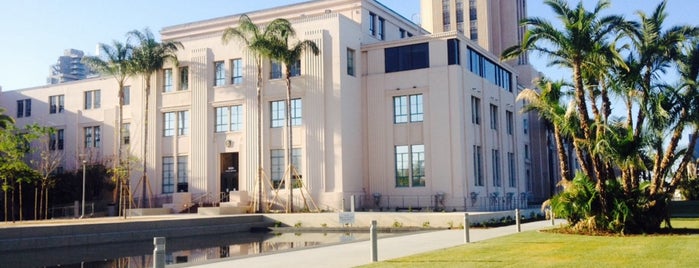 Residence Inn San Diego Downtown is one of Tempat yang Disukai Lucy.