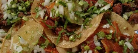 Tacos Don Chente is one of Locais curtidos por Andrea.