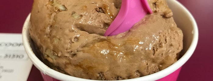 Baskin-Robbins is one of The 9 Best Places for a Mint Chocolate in Mid-City West, Los Angeles.